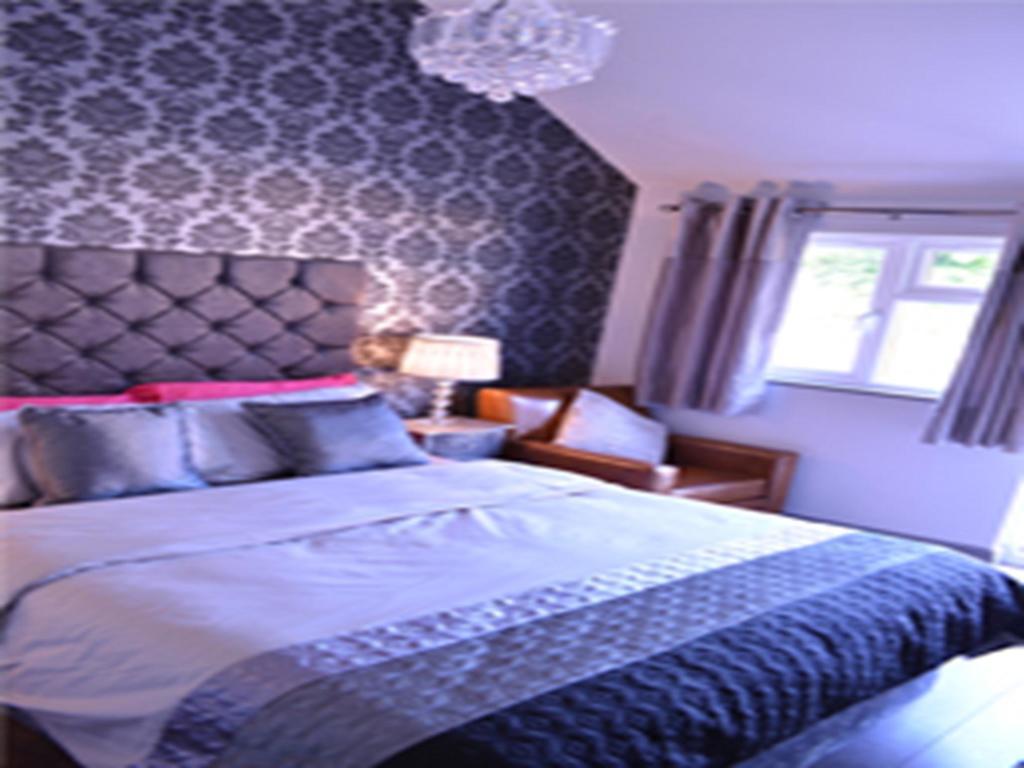 The King William IV Bed and Breakfast Royston Δωμάτιο φωτογραφία